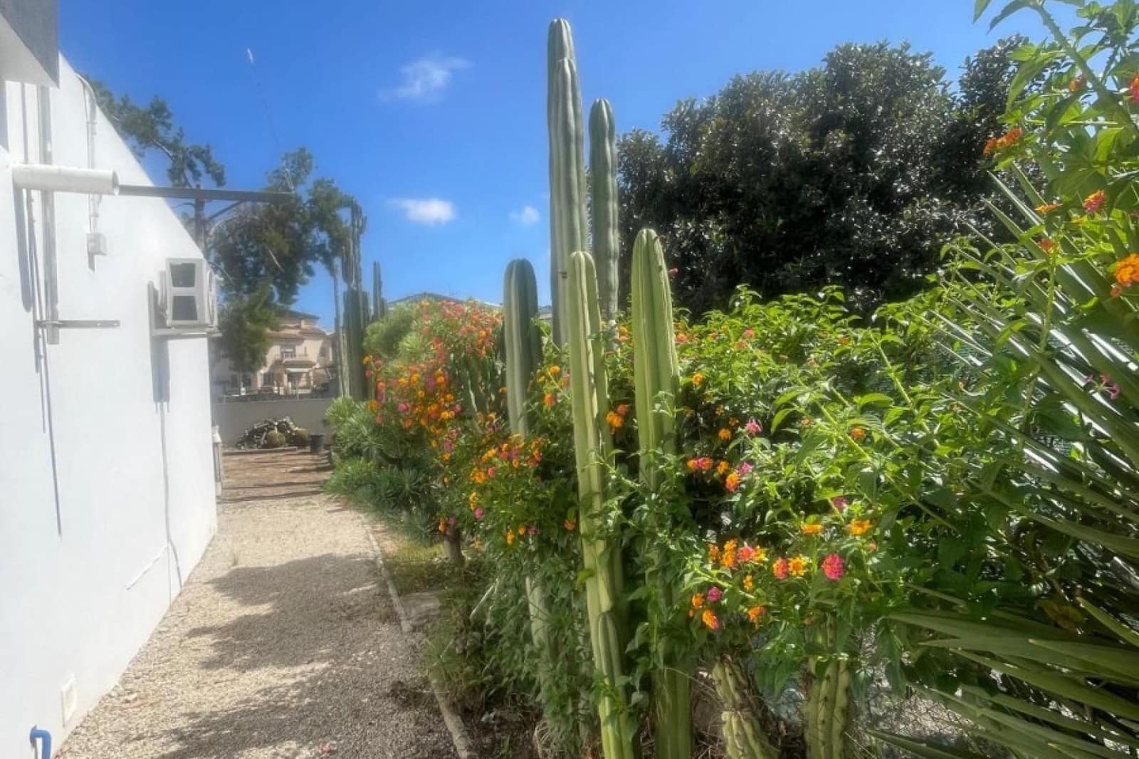 Chalet de 3 habitaciones en San Fulgencio en venta con piscina - 445.500 € (Ref: 9808003)