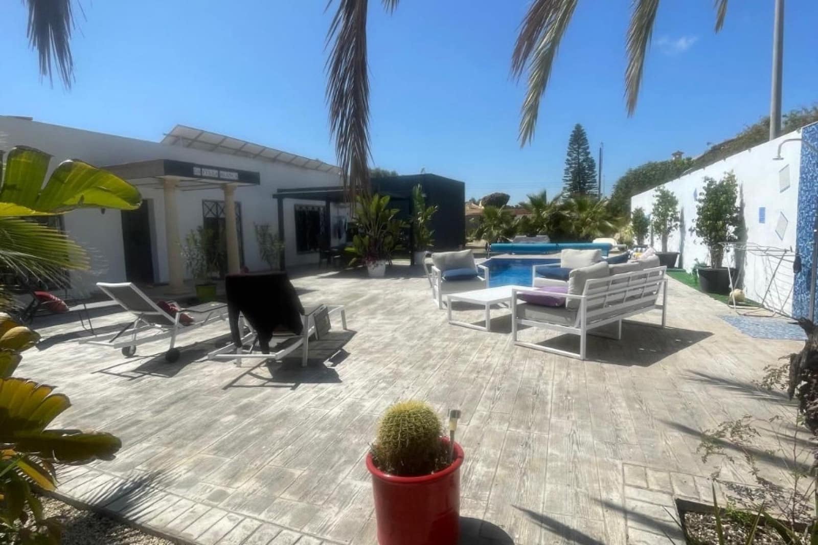 Chalet de 3 habitaciones en San Fulgencio en venta con piscina - 445.500 € (Ref: 9808003)