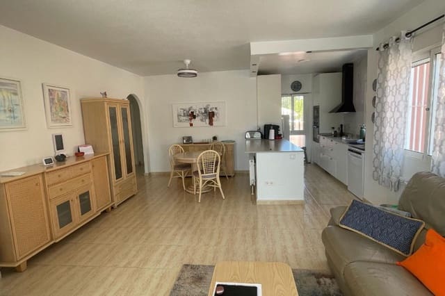Chalet de 3 habitaciones en San Fulgencio en venta con piscina - 379.000 € (Ref: 9818262)