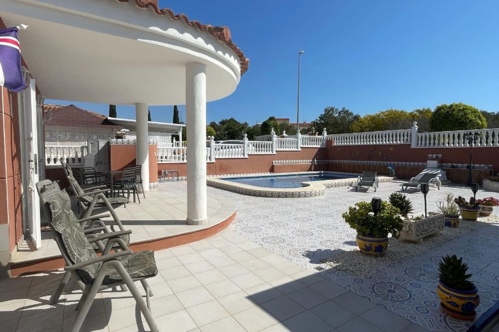 Chalet de 3 habitaciones en San Fulgencio en venta con piscina - 379.000 € (Ref: 9818262)