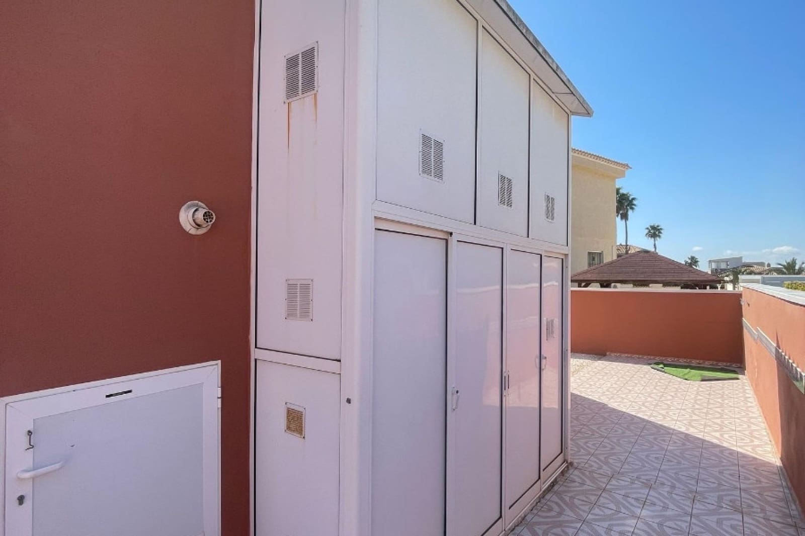 Chalet de 3 habitaciones en San Fulgencio en venta con piscina - 379.000 € (Ref: 9818262)