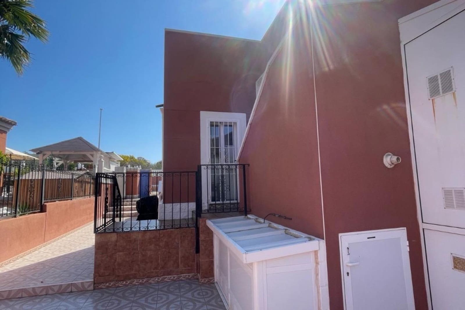 Chalet de 3 habitaciones en San Fulgencio en venta con piscina - 379.000 € (Ref: 9818262)