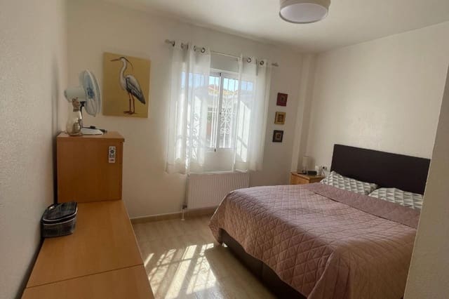 Chalet de 3 habitaciones en San Fulgencio en venta con piscina - 379.000 € (Ref: 9818262)