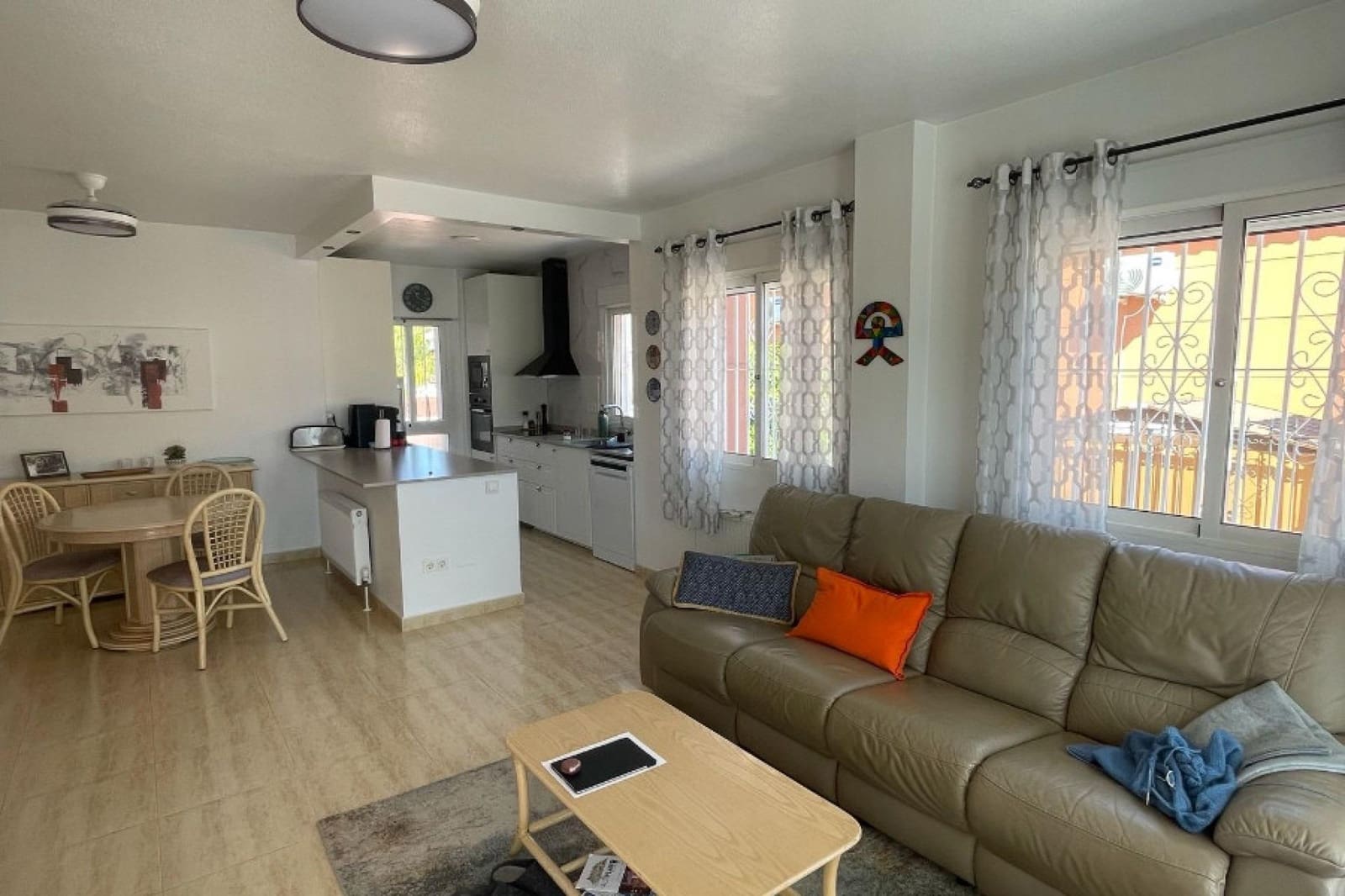 Chalet de 3 habitaciones en San Fulgencio en venta con piscina - 379.000 € (Ref: 9818262)