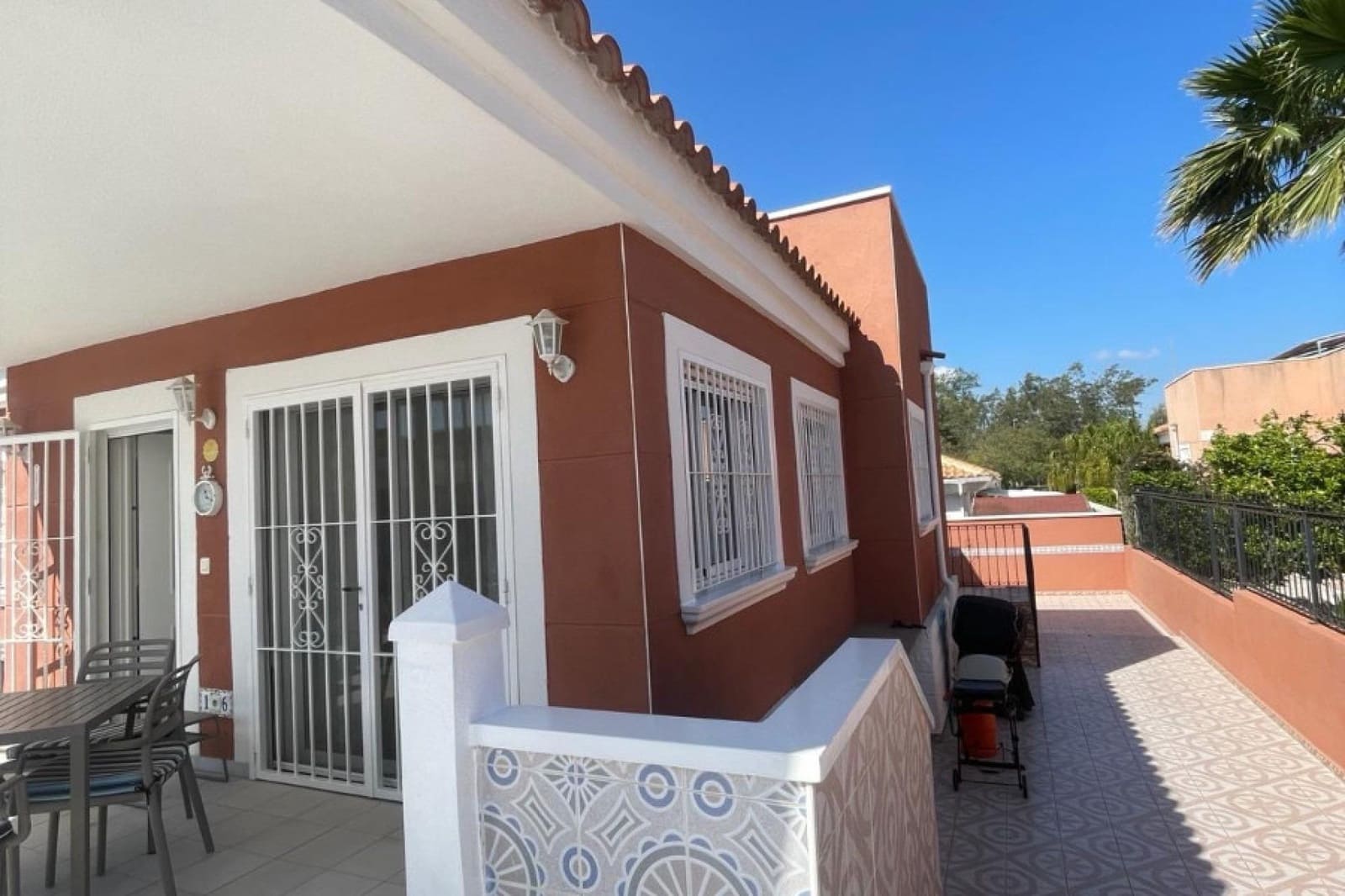 Chalet de 3 habitaciones en San Fulgencio en venta con piscina - 379.000 € (Ref: 9818262)