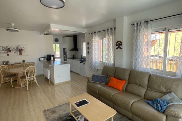 Chalet de 3 habitaciones en San Fulgencio en venta con piscina - 379.000 € (Ref: 9818262)