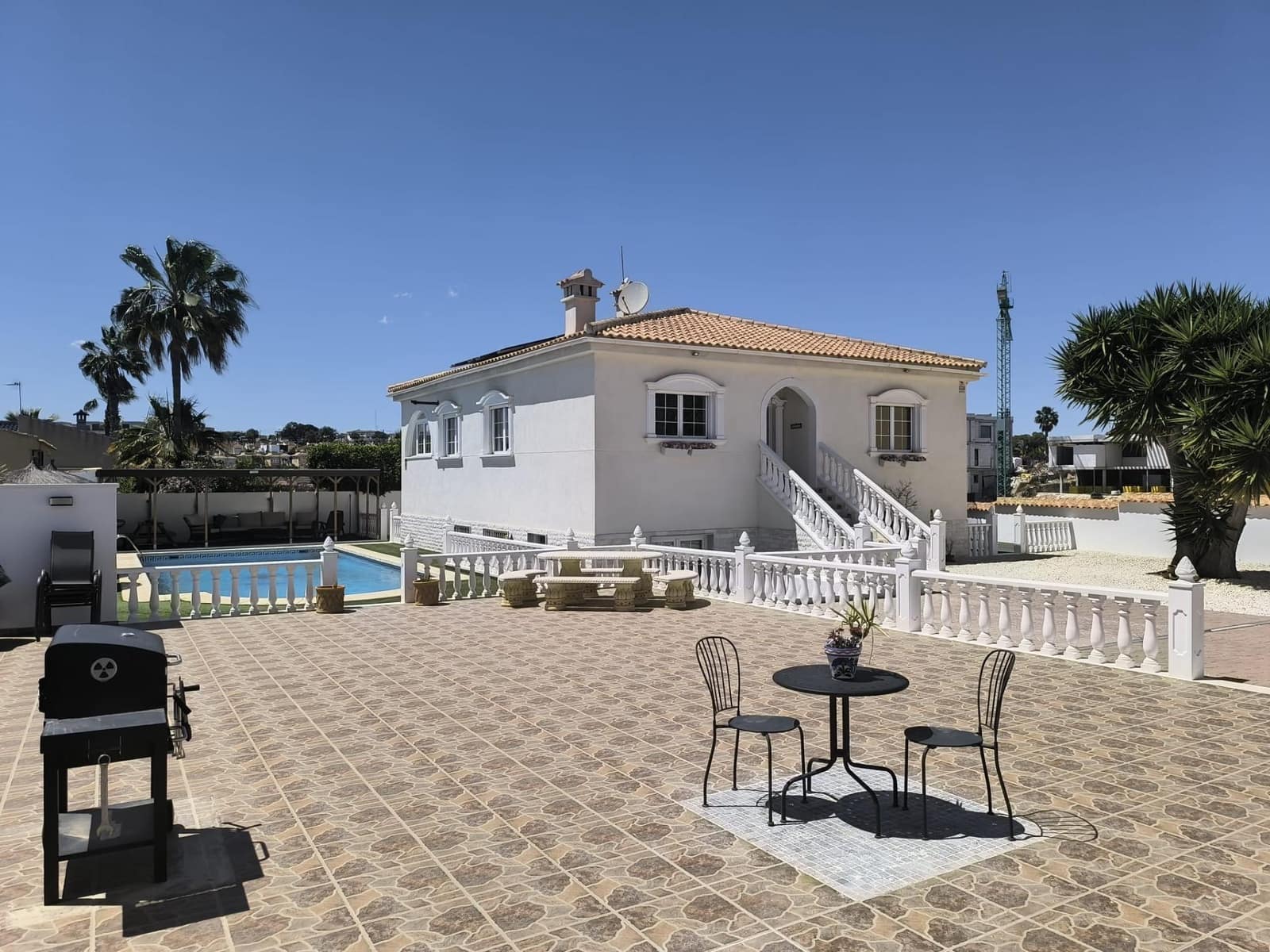 Chalet de 5 habitaciones en San Fulgencio en venta con piscina - 549.000 € (Ref: 9831569)