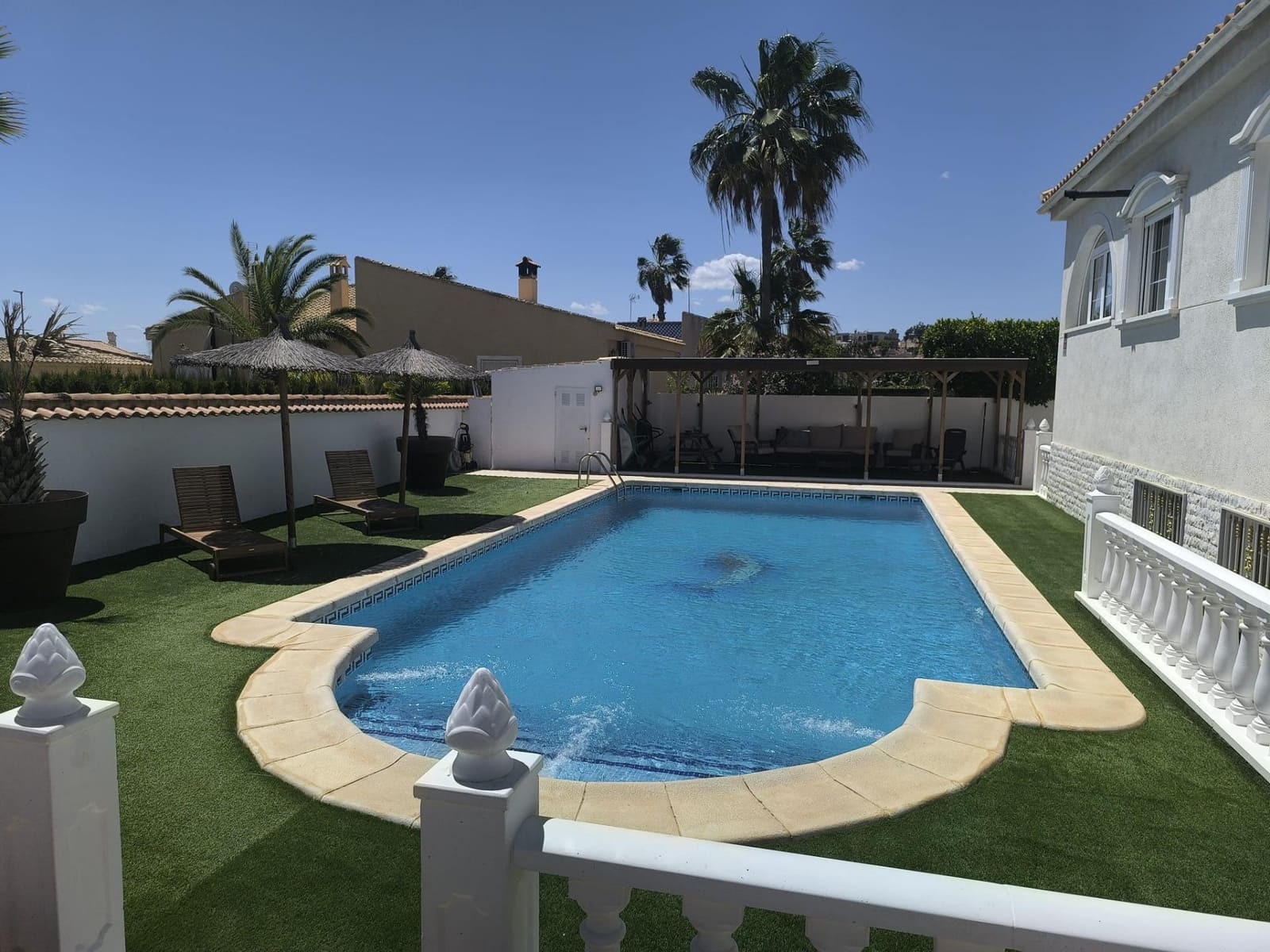Chalet de 5 habitaciones en San Fulgencio en venta con piscina - 549.000 € (Ref: 9831569)