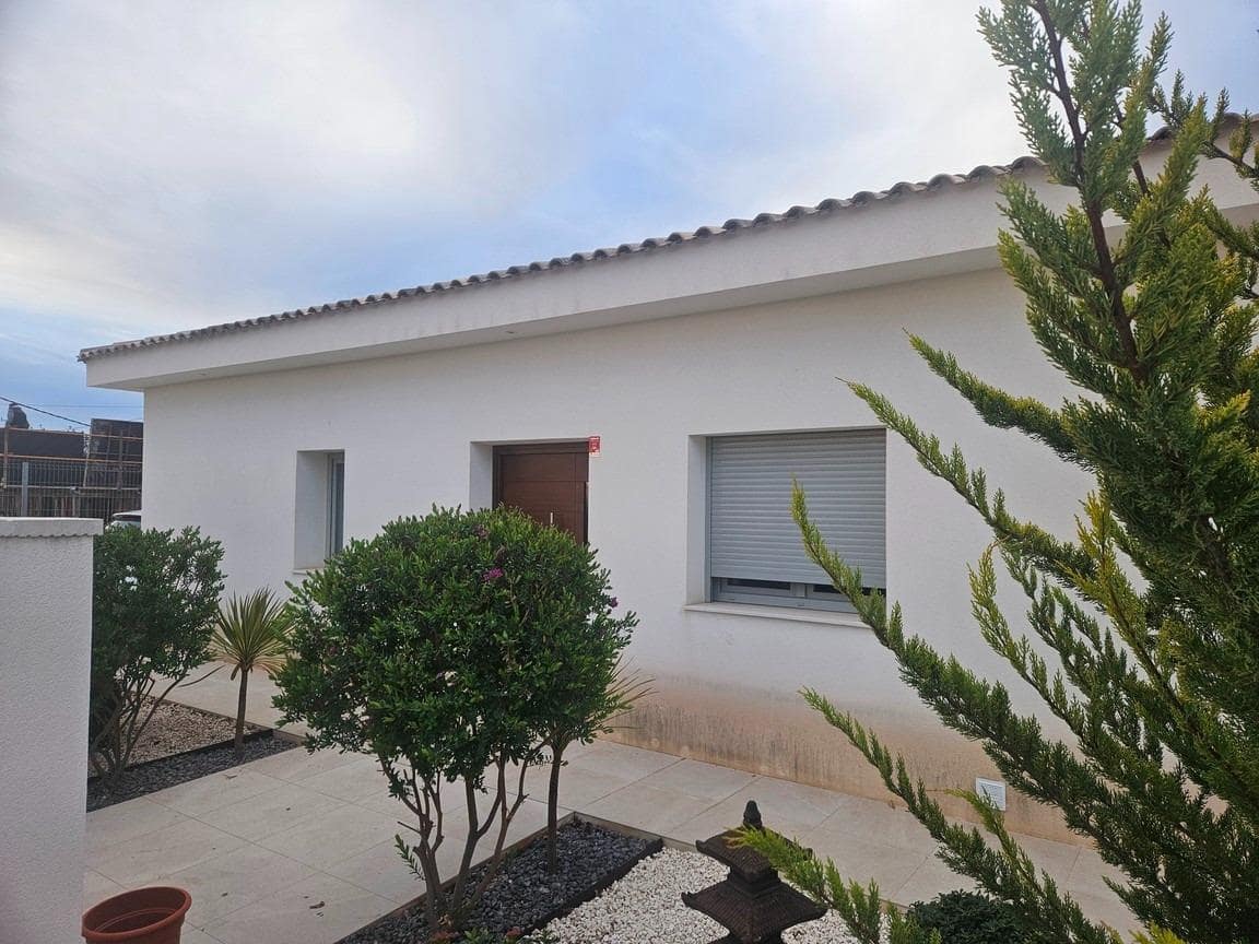 Chalet de 3 habitaciones en Monóvar / Monóver en venta con piscina garaje - 399.000 € (Ref: 9839282)