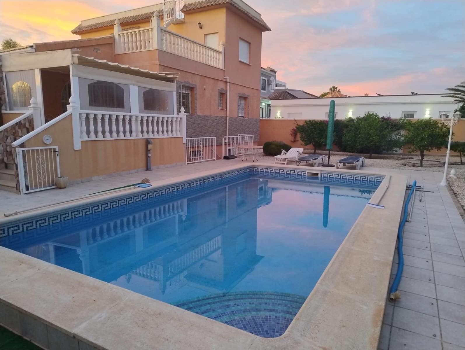 6 Zimmer Villa zu verkaufen in San Fulgencio mit Pool Garage - 679.000 € (Ref: 9839284)