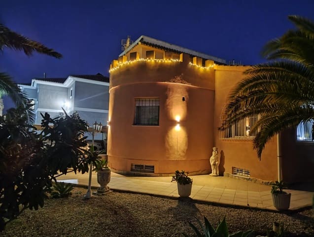 6 Zimmer Villa zu verkaufen in San Fulgencio mit Pool Garage - 679.000 € (Ref: 9839284)