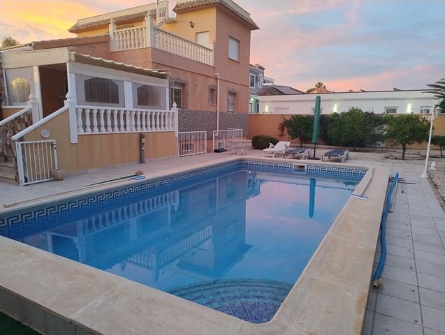 6 Zimmer Villa zu verkaufen in San Fulgencio mit Pool Garage - 679.000 € (Ref: 9839284)