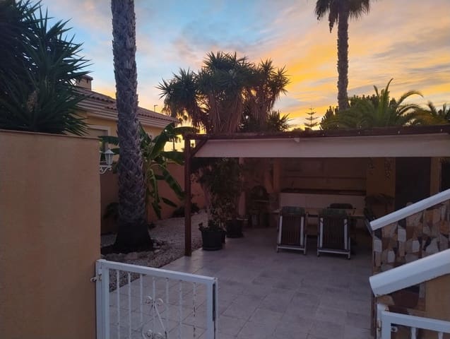 6 Zimmer Villa zu verkaufen in San Fulgencio mit Pool Garage - 679.000 € (Ref: 9839284)