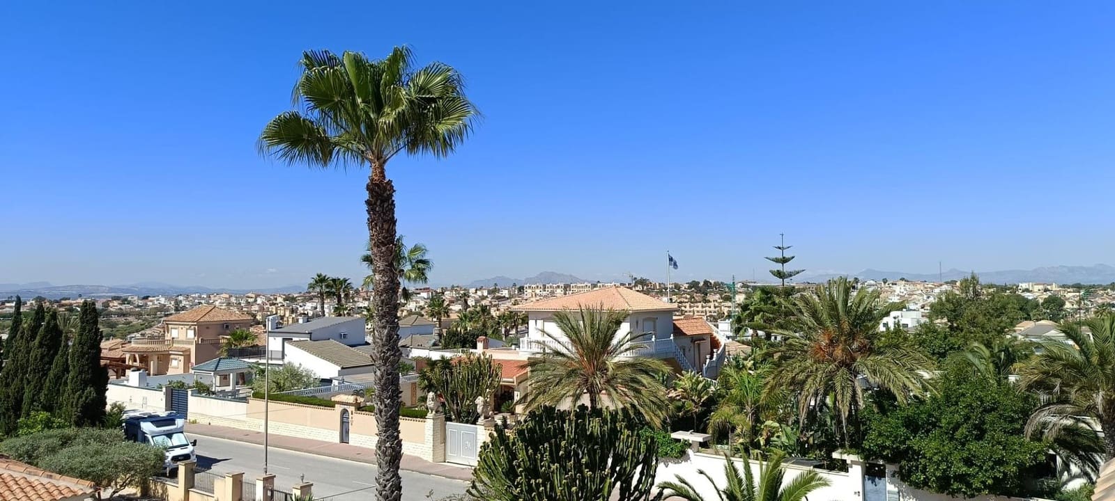 6 Zimmer Villa zu verkaufen in San Fulgencio mit Pool Garage - 679.000 € (Ref: 9839284)