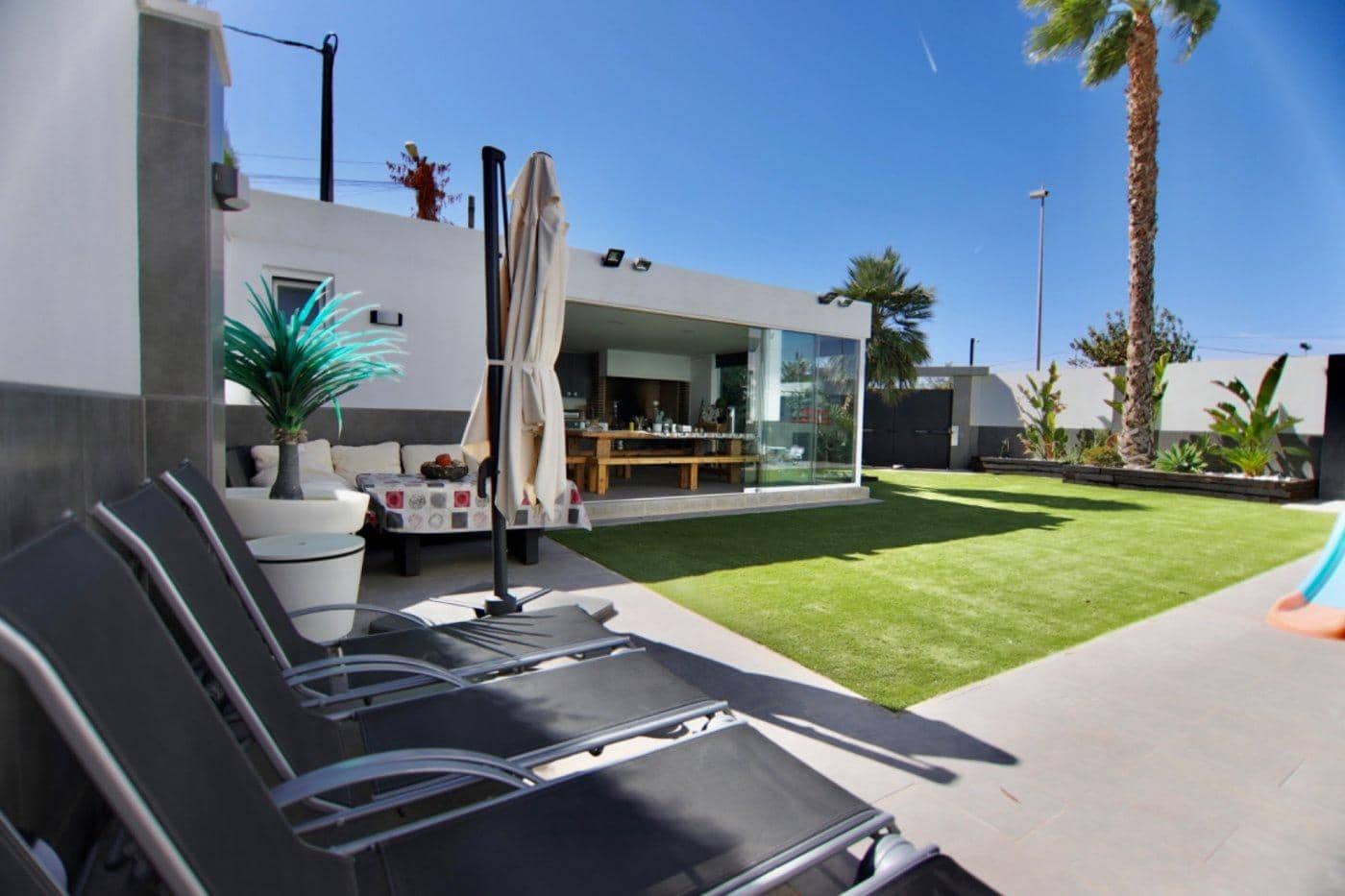 3 bedroom Villa for sale in Elda with garage - € 469,000 (Ref: 9843420)