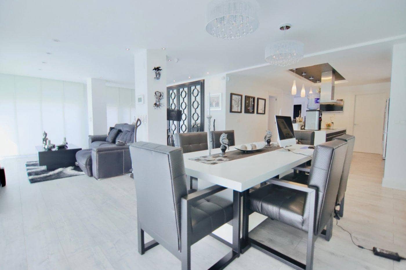 3 bedroom Villa for sale in Elda with garage - € 469,000 (Ref: 9843420)
