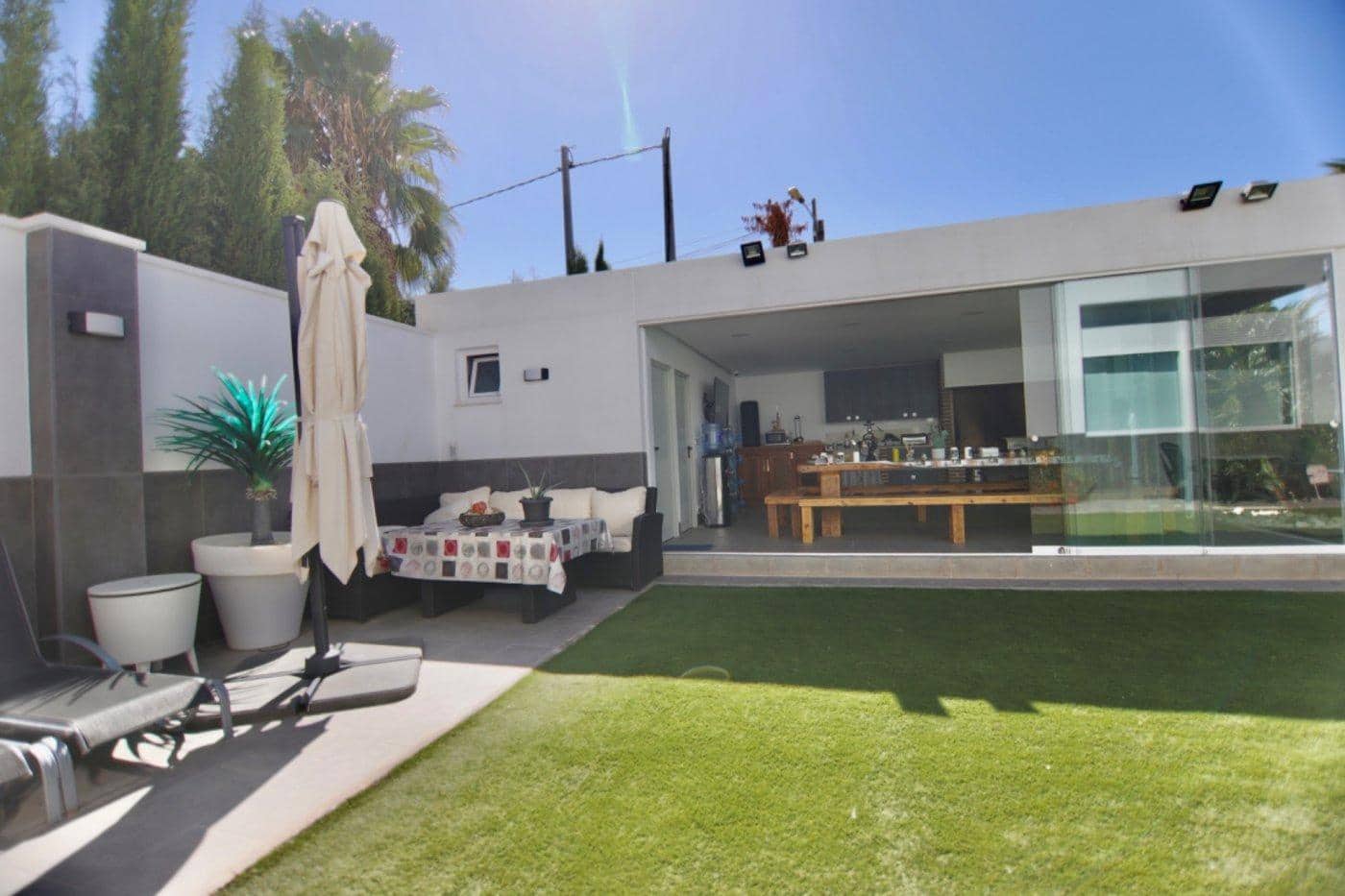 3 bedroom Villa for sale in Elda with garage - € 469,000 (Ref: 9843420)