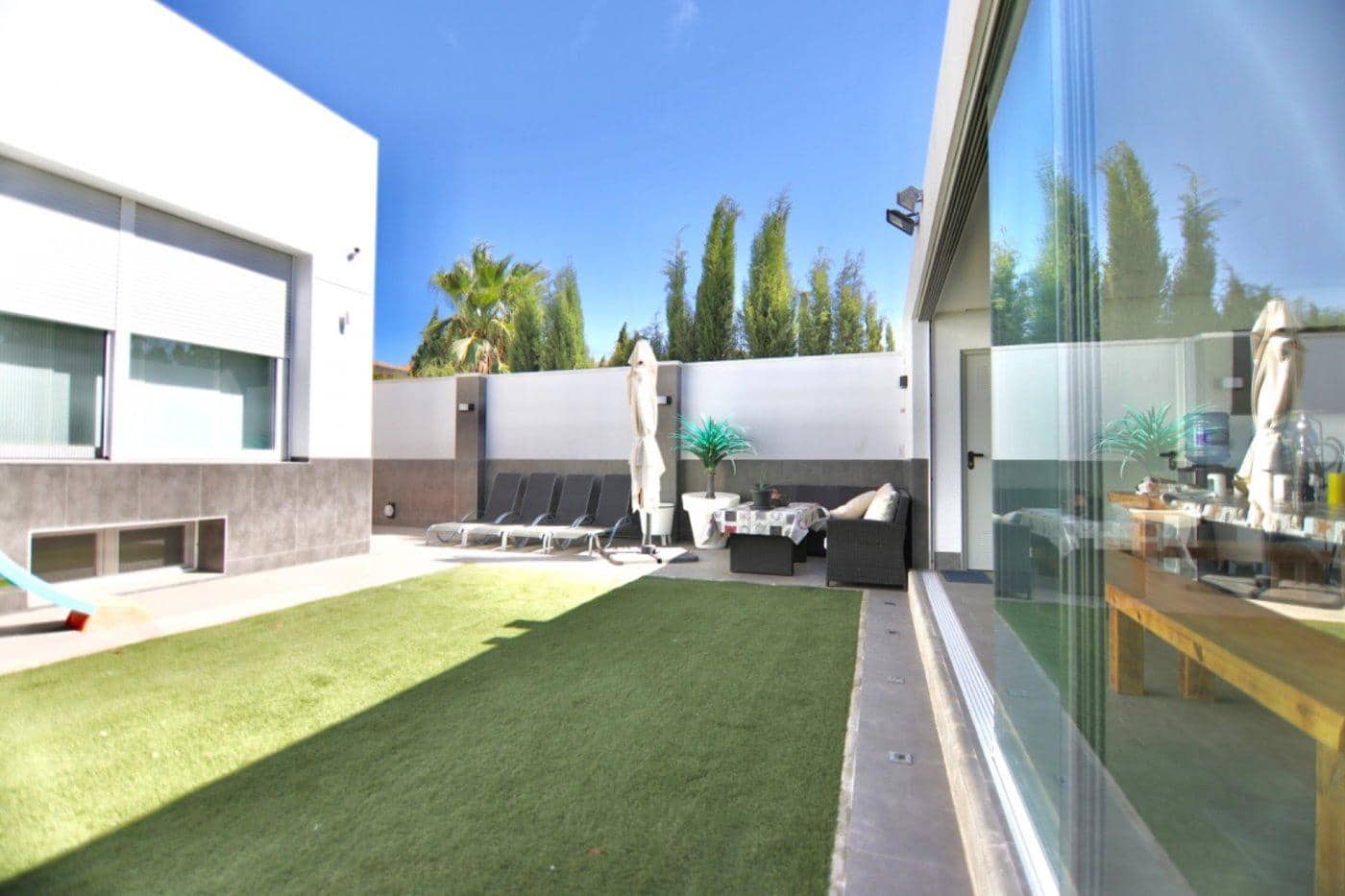 3 bedroom Villa for sale in Elda with garage - € 469,000 (Ref: 9843420)