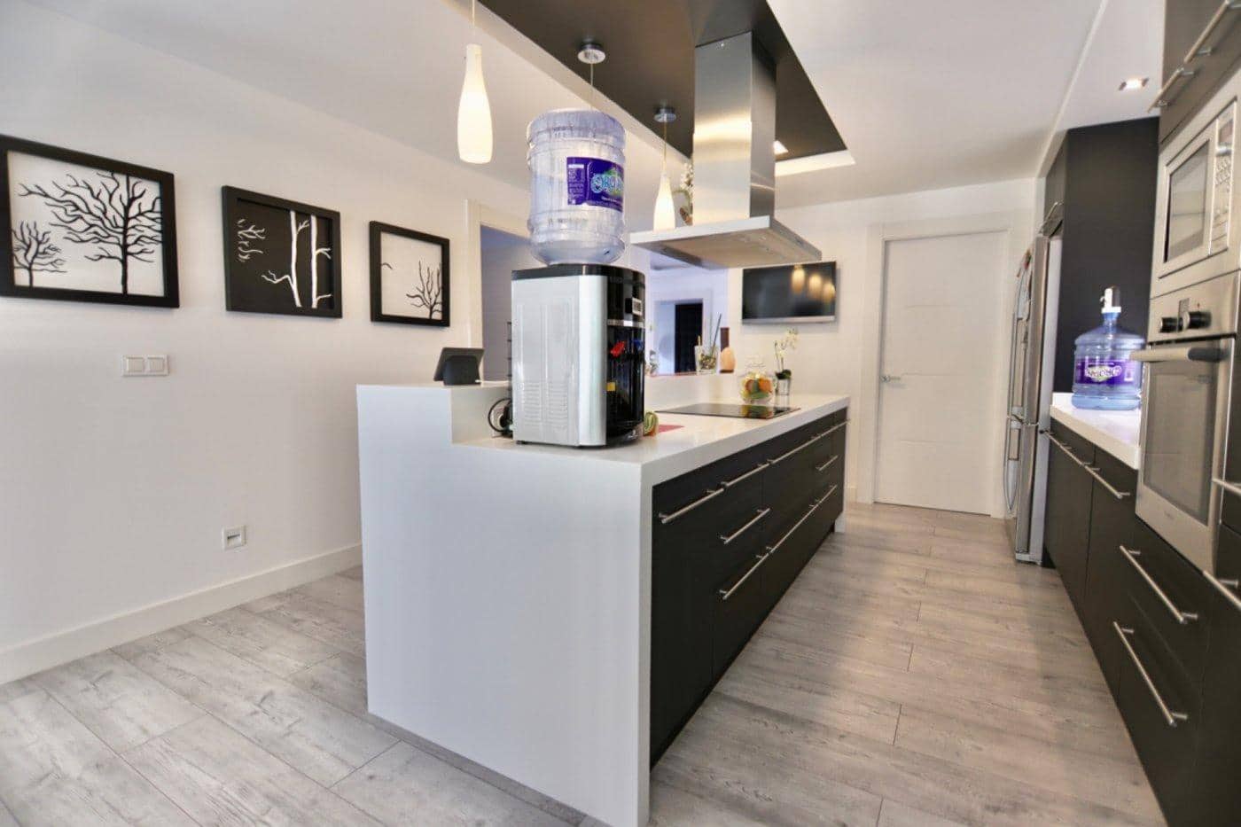 3 bedroom Villa for sale in Elda with garage - € 469,000 (Ref: 9843420)