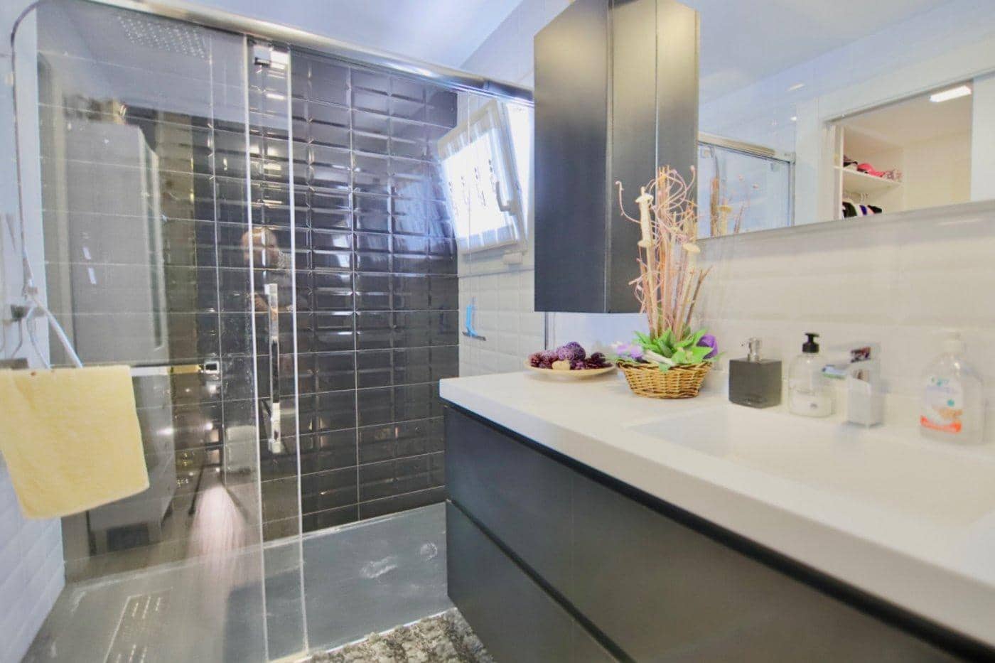 3 bedroom Villa for sale in Elda with garage - € 469,000 (Ref: 9843420)
