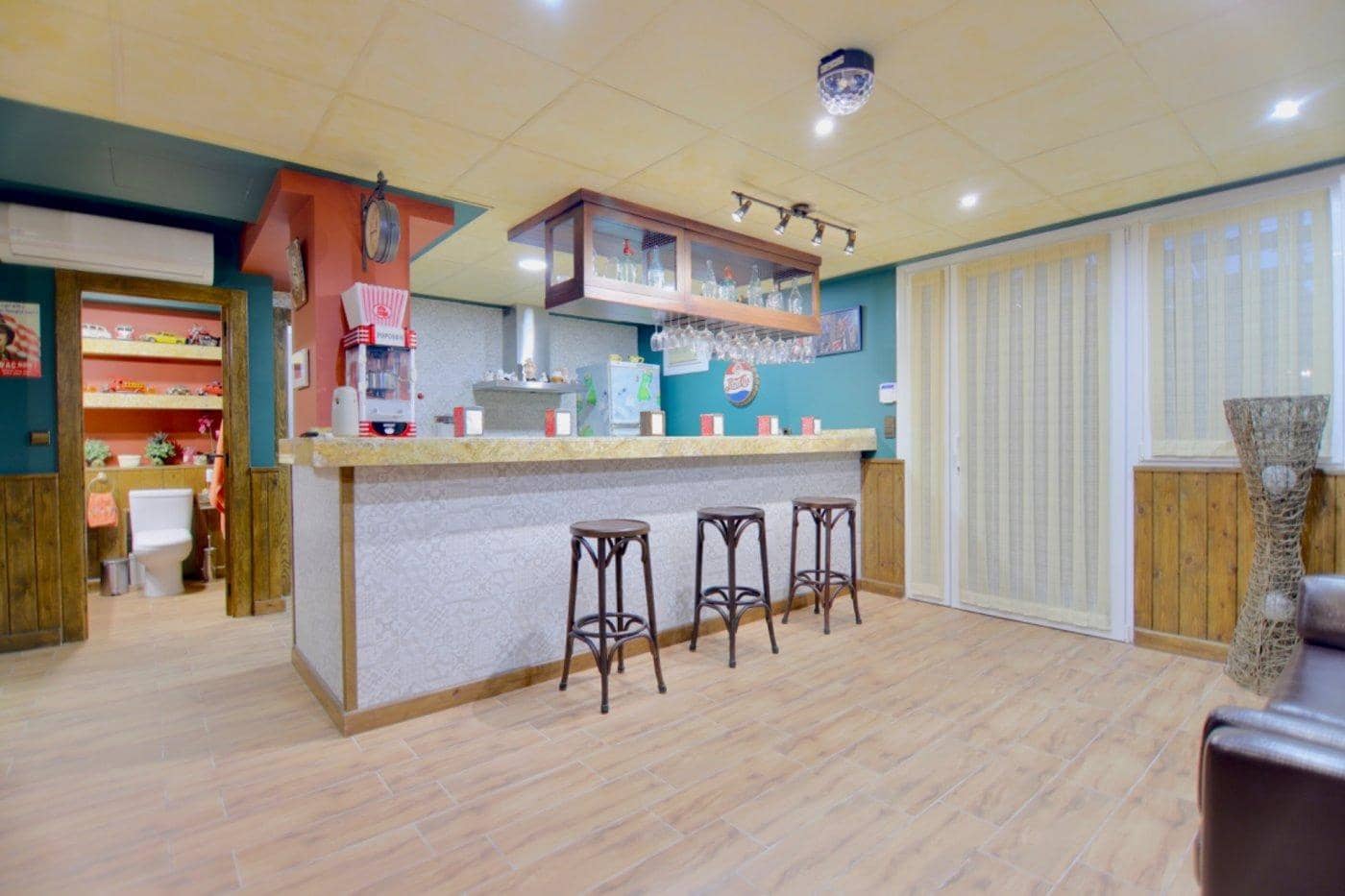 3 bedroom Villa for sale in Elda with garage - € 469,000 (Ref: 9843420)