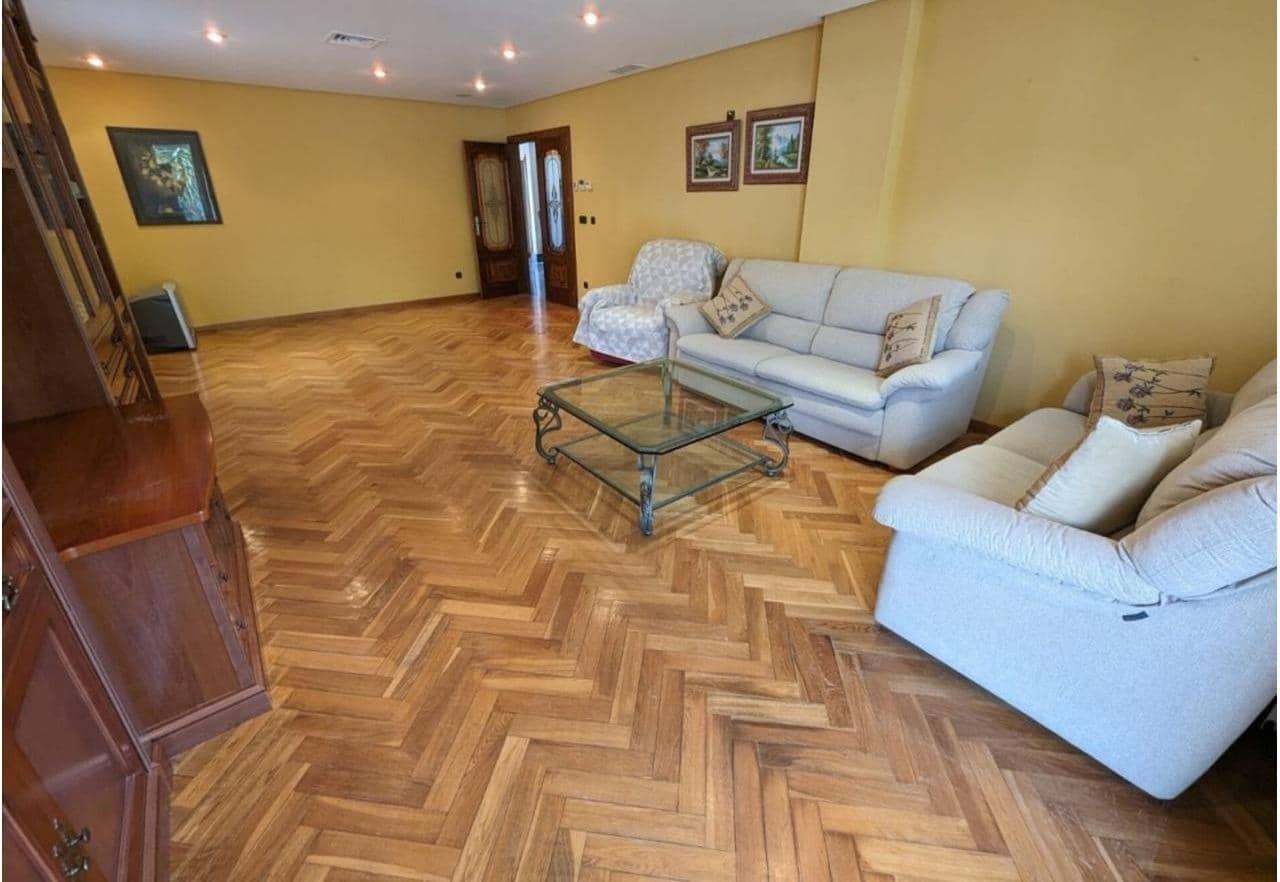 4 bedroom Villa for sale in Elda with pool garage - € 499,000 (Ref: 9843421)