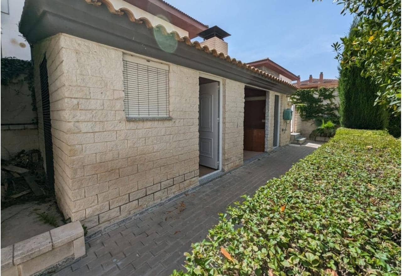 4 bedroom Villa for sale in Elda with pool garage - € 499,000 (Ref: 9843421)