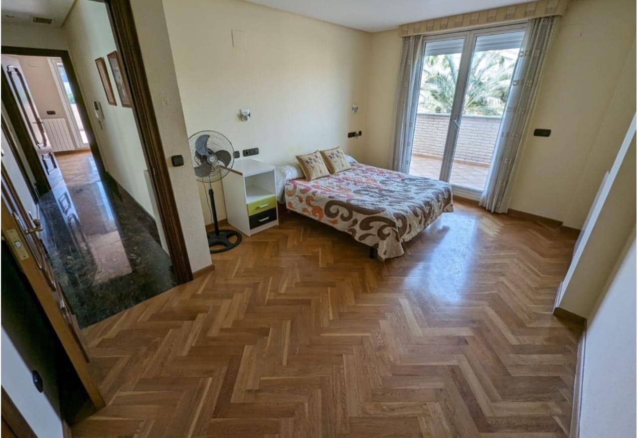4 bedroom Villa for sale in Elda with pool garage - € 499,000 (Ref: 9843421)