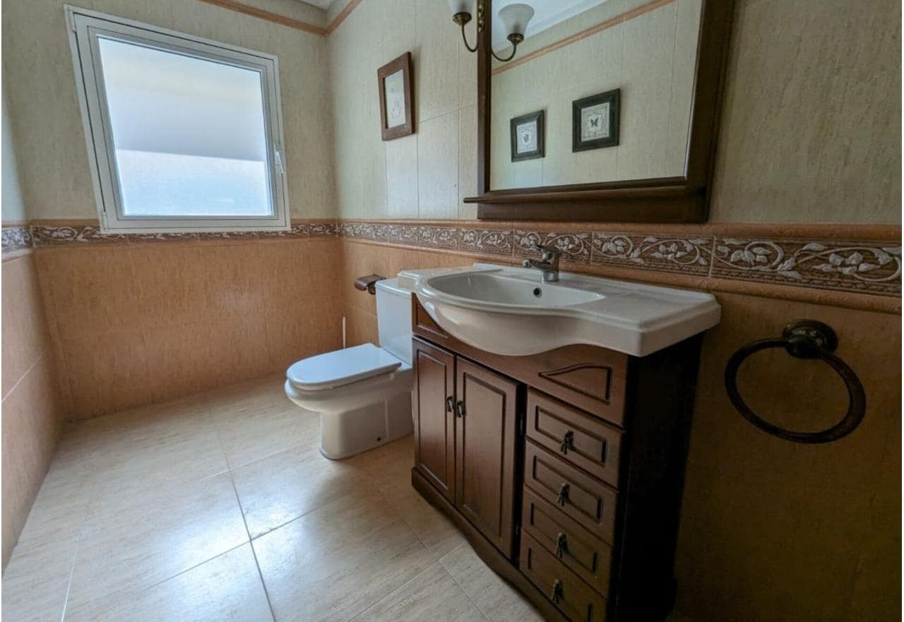 4 bedroom Villa for sale in Elda with pool garage - € 499,000 (Ref: 9843421)