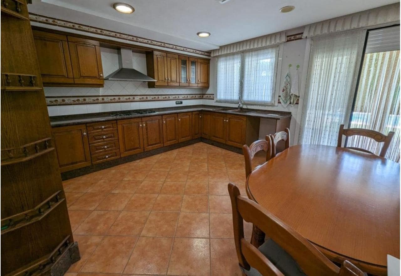 4 bedroom Villa for sale in Elda with pool garage - € 499,000 (Ref: 9843421)