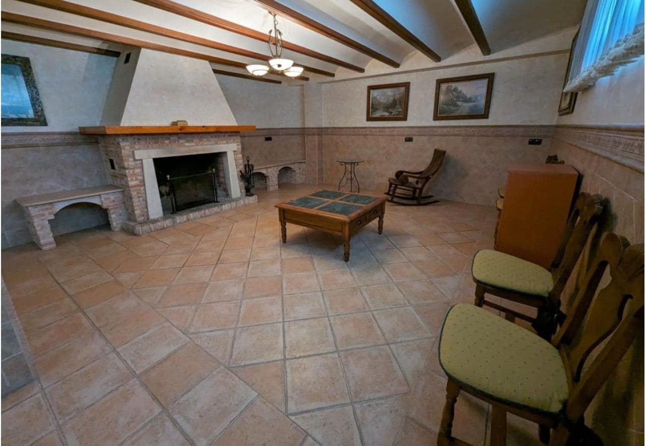 4 bedroom Villa for sale in Elda with pool garage - € 499,000 (Ref: 9843421)