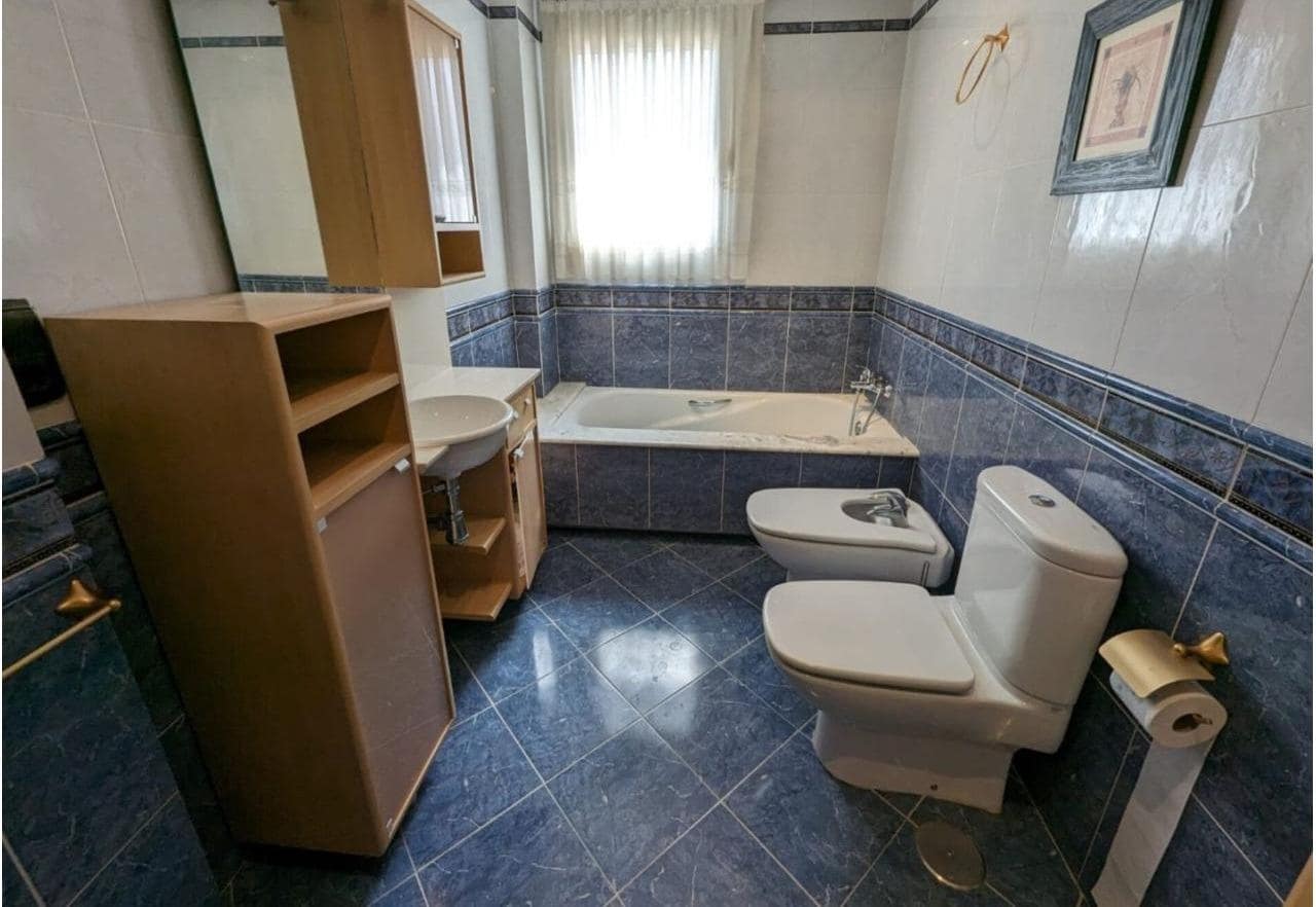 4 bedroom Villa for sale in Elda with pool garage - € 499,000 (Ref: 9843421)