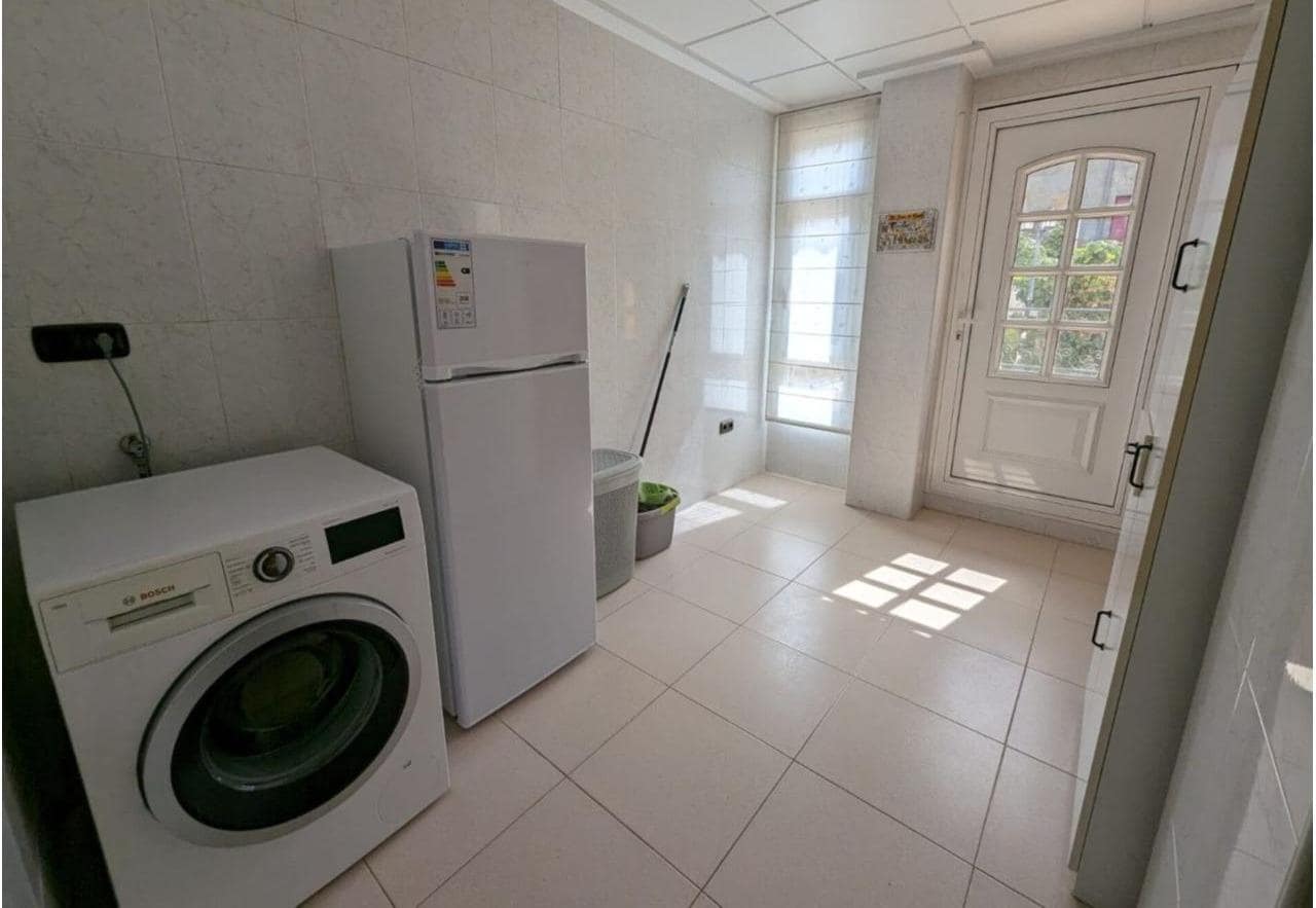 4 bedroom Villa for sale in Elda with pool garage - € 499,000 (Ref: 9843421)