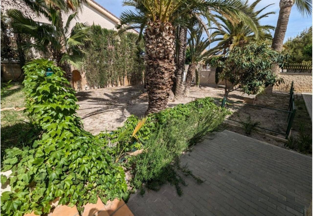 4 bedroom Villa for sale in Elda with pool garage - € 499,000 (Ref: 9843421)
