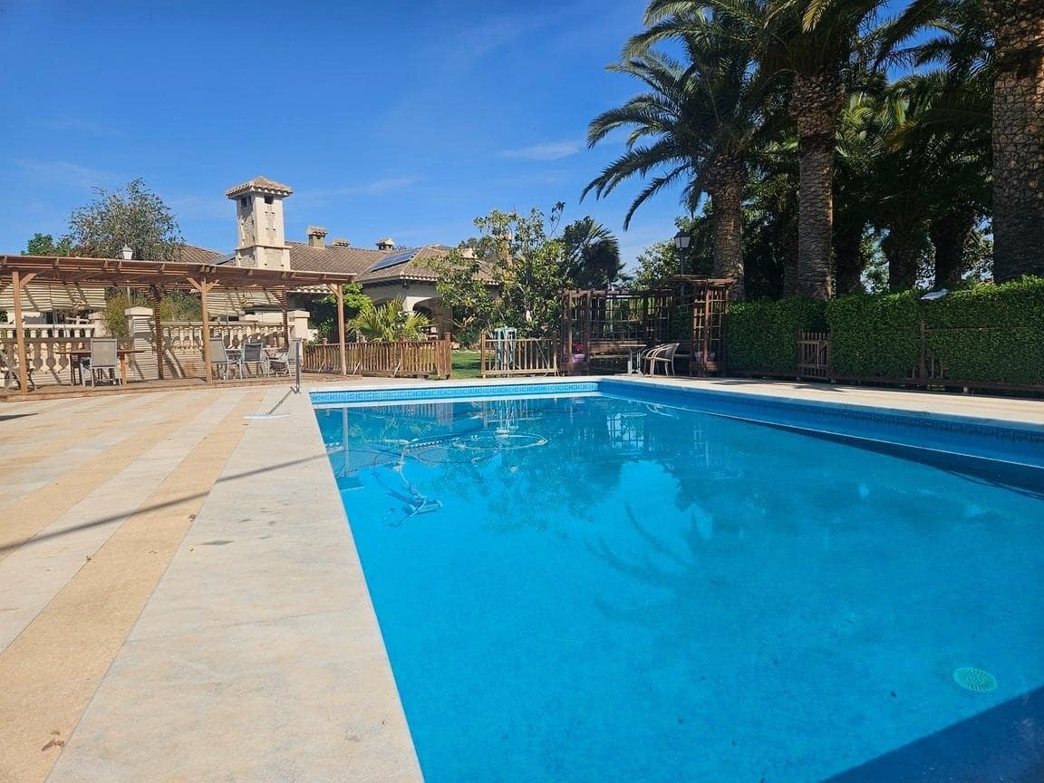 8 bedroom Villa for sale in Novelda with pool garage - € 1,400,000 (Ref: 9846262)