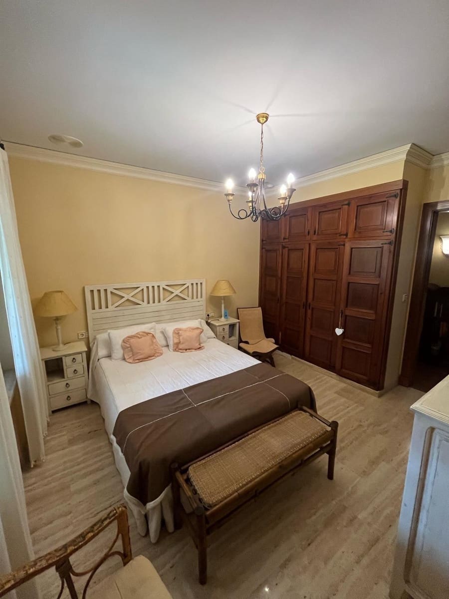 8 bedroom Villa for sale in Novelda with pool garage - € 1,400,000 (Ref: 9846262)