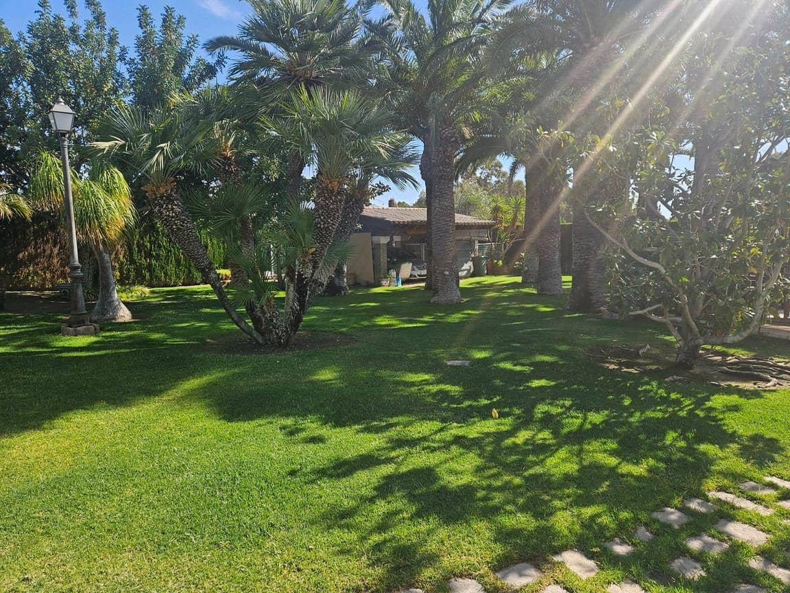 8 bedroom Villa for sale in Novelda with pool garage - € 1,400,000 (Ref: 9846262)