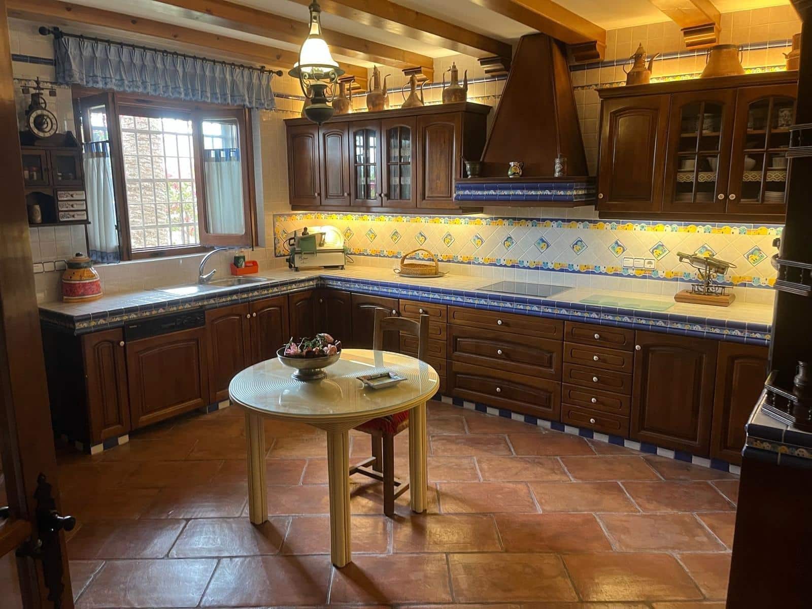 8 bedroom Villa for sale in Novelda with pool garage - € 1,400,000 (Ref: 9846262)