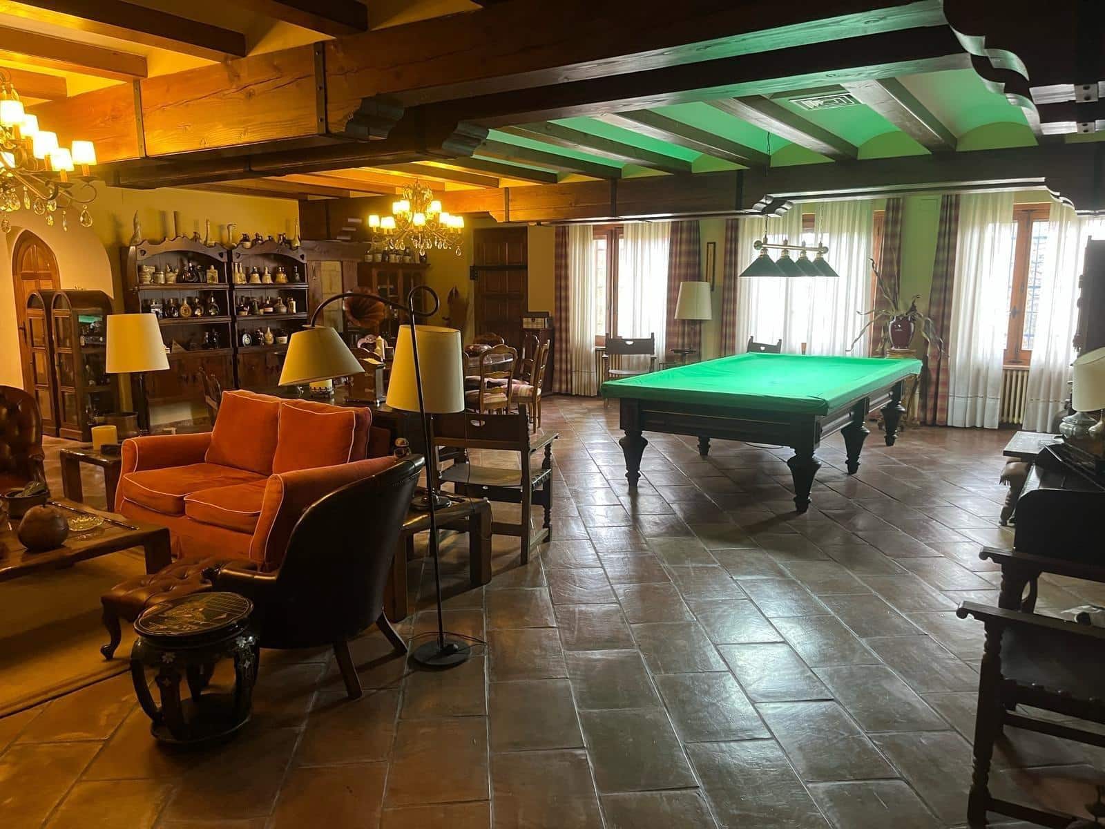 8 bedroom Villa for sale in Novelda with pool garage - € 1,400,000 (Ref: 9846262)