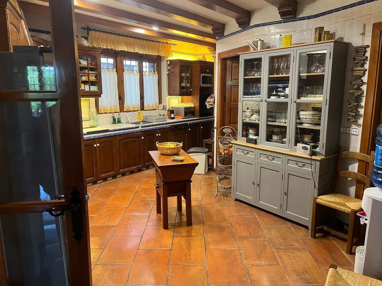 8 bedroom Villa for sale in Novelda with pool garage - € 1,400,000 (Ref: 9846262)