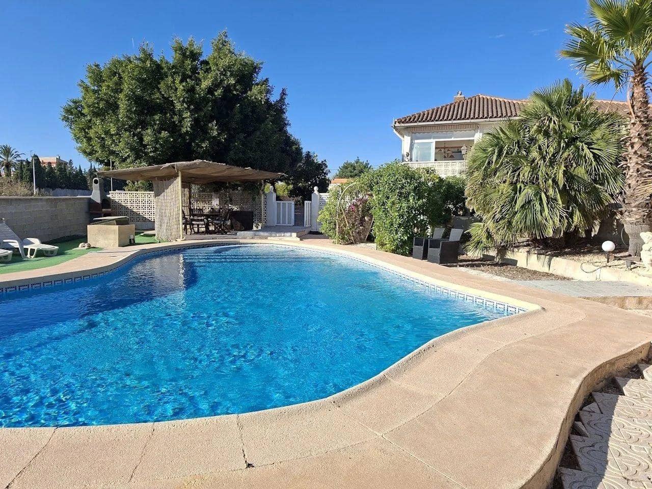 6 slaapkamer Villa te koop in El Pinet met zwembad garage - € 795.000 (Ref: 9846263)