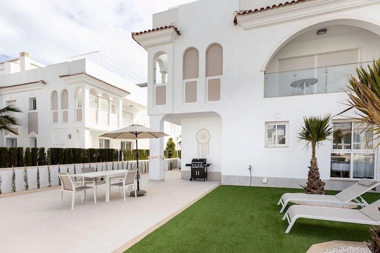 2 soveværelse Lejlighed til salg i Rojales med swimmingpool - € 299.000 (Ref: 9846265)