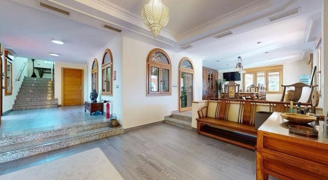 4 soveværelse Villa til salg i Altabix, Elche / Elx med swimmingpool garage - € 1.100.000 (Ref: 9849408)