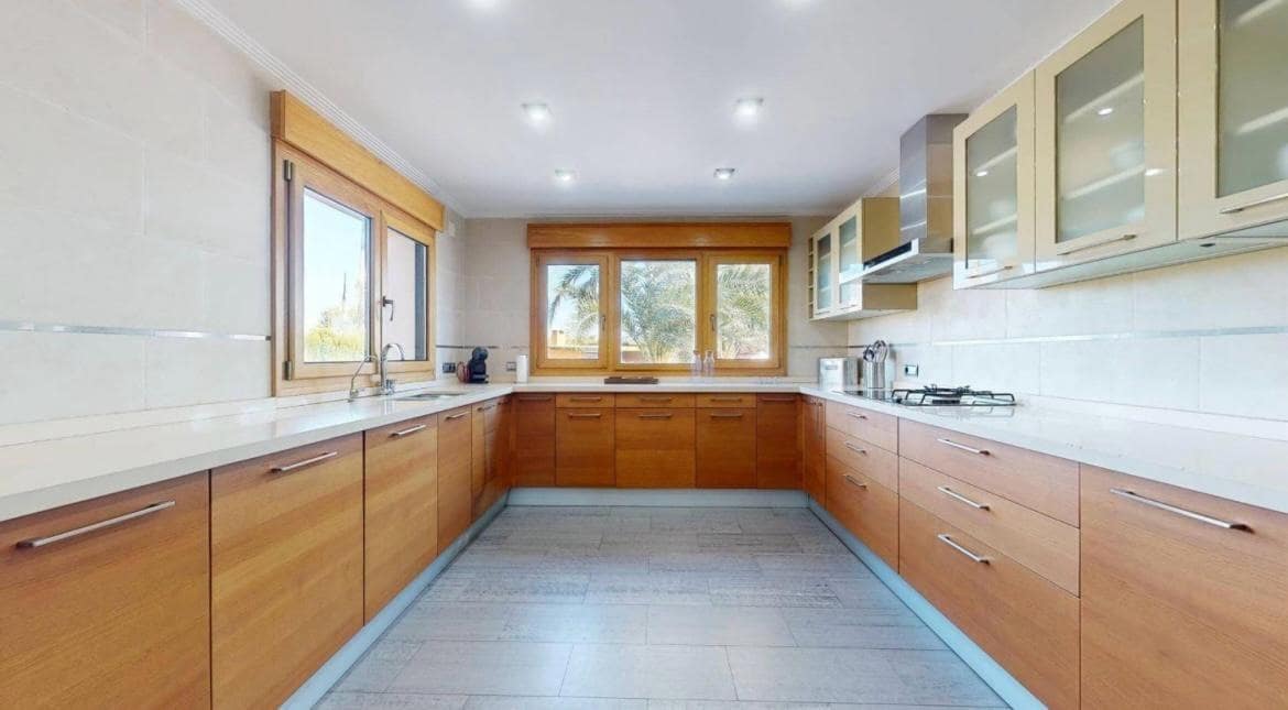 4 soveværelse Villa til salg i Elche / Elx med swimmingpool garage - € 1.100.000 (Ref: 9849408)