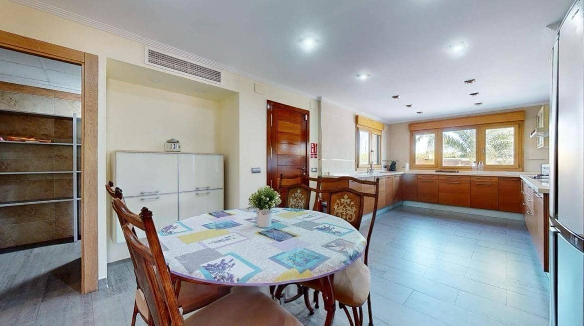 4 soveværelse Villa til salg i Elche / Elx med swimmingpool garage - € 1.100.000 (Ref: 9849408)
