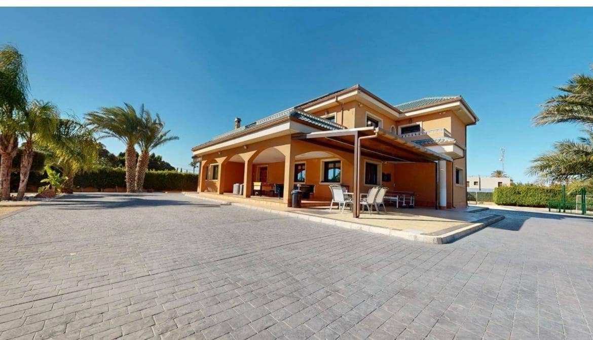 4 soveværelse Villa til salg i Elche / Elx med swimmingpool garage - € 1.100.000 (Ref: 9849408)