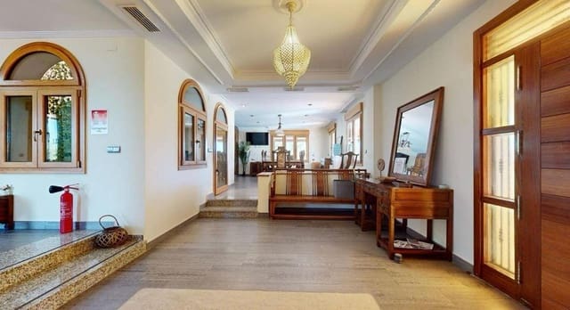 4 soveværelse Villa til salg i Altabix, Elche / Elx med swimmingpool garage - € 1.100.000 (Ref: 9849408)