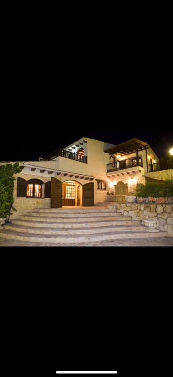 7 bedroom Finca/Country House for sale in Sax with pool garage - € 1,390,000 (Ref: 9849409)