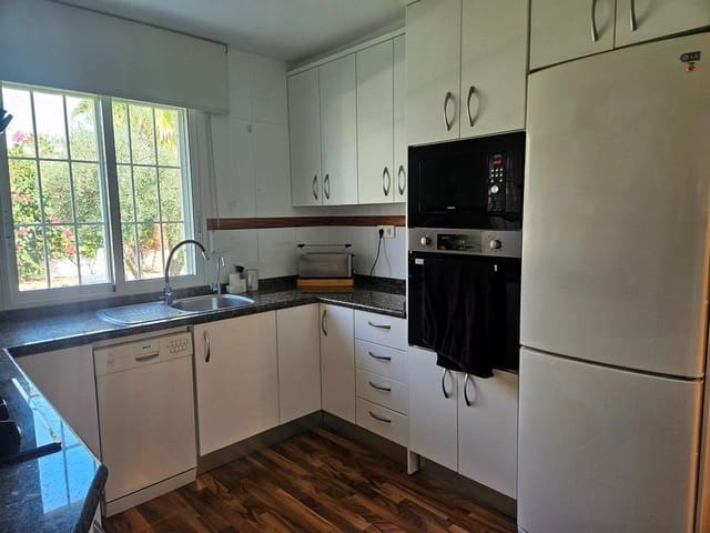 3 soveværelse Villa til salg i Elche / Elx med swimmingpool garage - € 525.000 (Ref: 9861895)