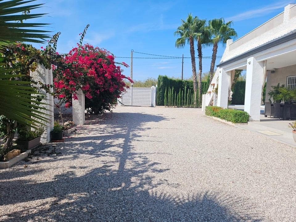 3 soveværelse Villa til salg i Elche / Elx med swimmingpool garage - € 525.000 (Ref: 9861895)
